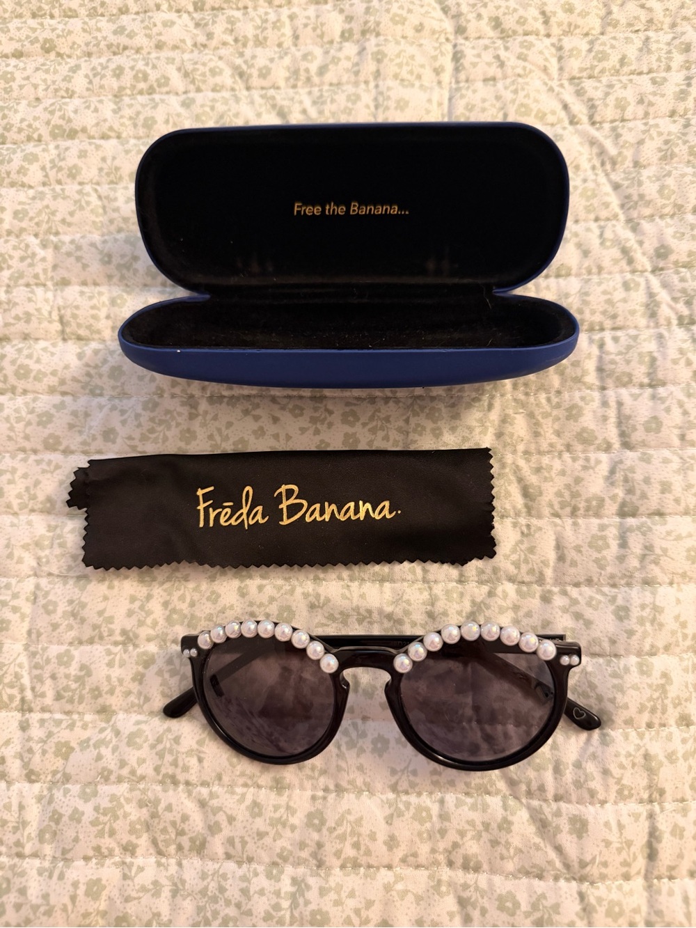 Rare Frēda Banana Pearl Round Sunglasses